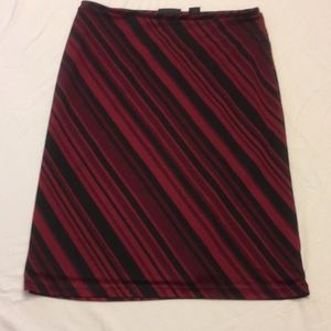 Knee length skirt, lined